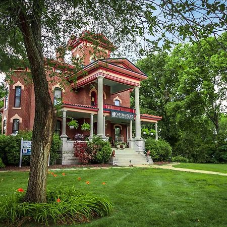 Lyons Twin Mansions Hotel Fort Scott ภายนอก รูปภาพ
