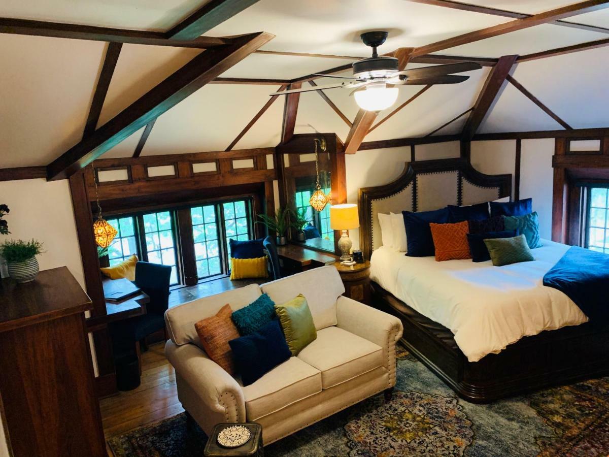 Lyons Twin Mansions Hotel Fort Scott ภายนอก รูปภาพ